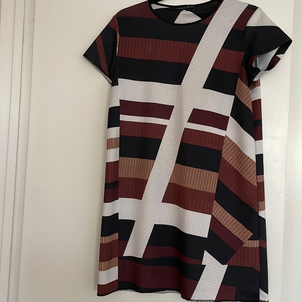 Zara W&B Multi Colored Geometric Shift